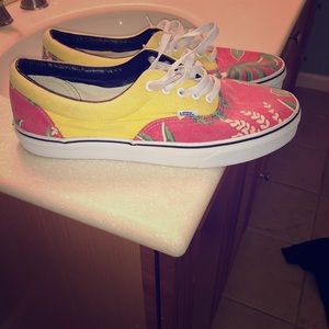 VANS DOREN FLORAL CUSTOMS